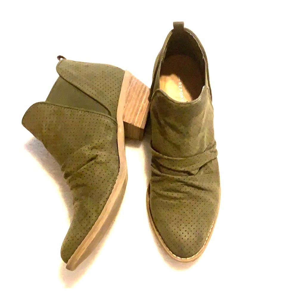 Report booties